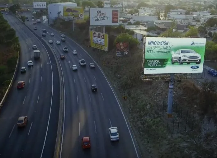 Pantalla publicitaria en Monterrey, Monterrey