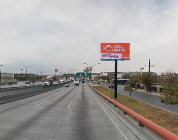 Pantalla publicitaria en Santa Catarina, Monterrey